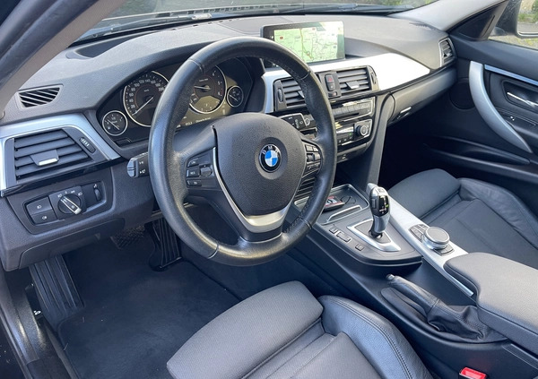 BMW Seria 3 cena 58999 przebieg: 220000, rok produkcji 2017 z Skalbmierz małe 631